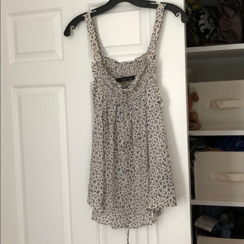 Cute summer shirt basically new!